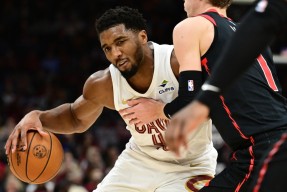 星空体育-冲刺阶段克里夫兰骑士伤情更新——NBA常规赛节点到来，话题不断，控场能力受关注(克利夫兰骑士队标志)