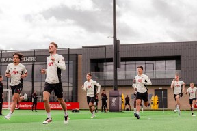 英雄联盟-关于风云突变！马德里竞技今晚内部沟通；欧冠版图或变；赛场秩序良好；更衣室氛围转暖的信息